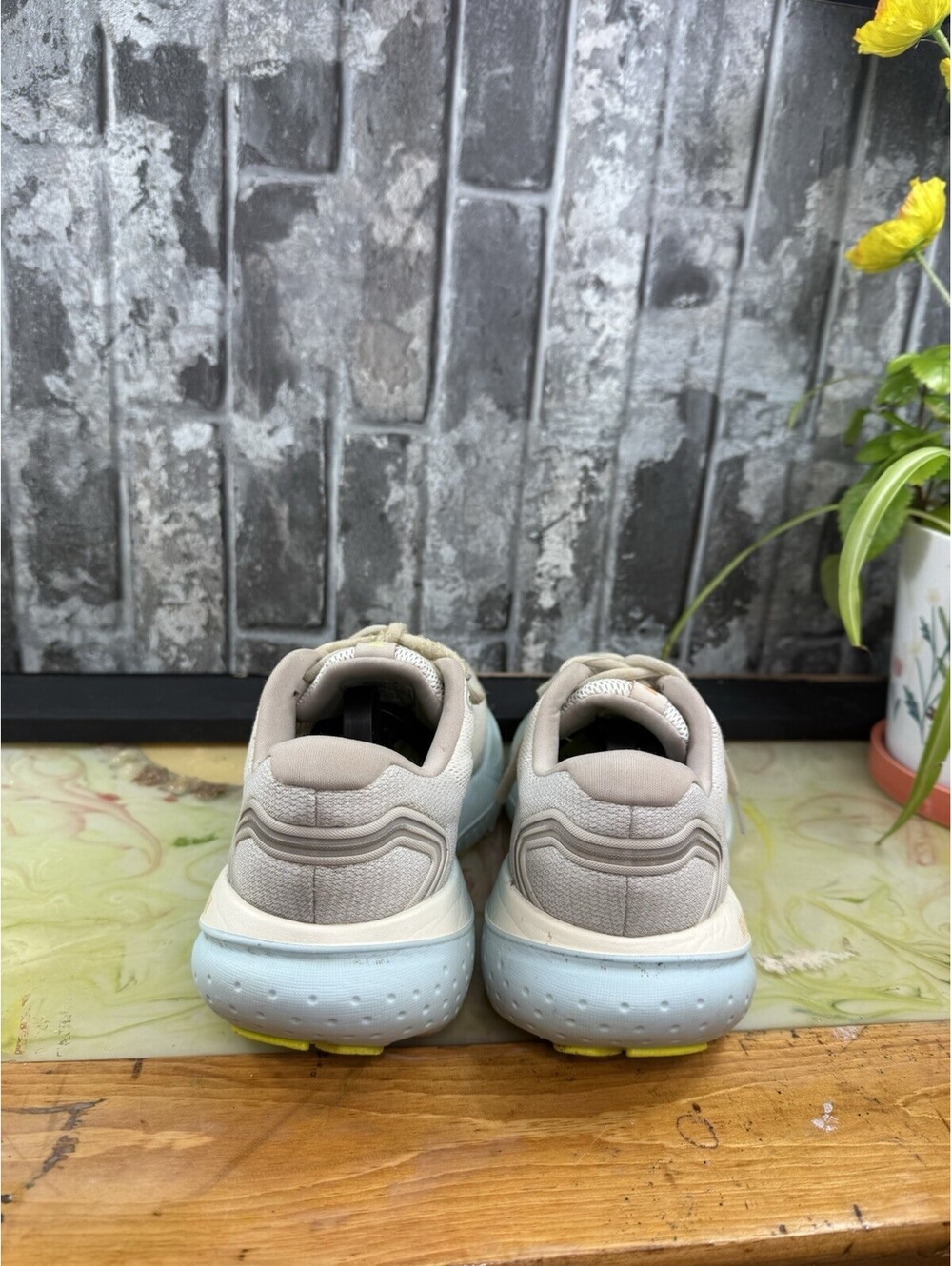 Brooks Glycerin 21 Coconut/Aqua/Autumn Sunset Low Top Lace-Up Sneaker - Picture 5 of 7